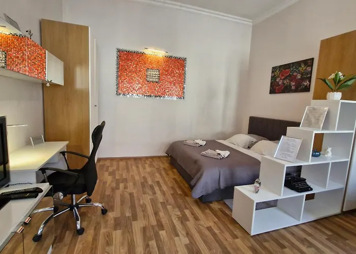 Center Royalty Apartment